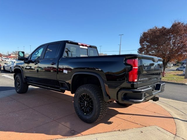 2026 Chevrolet Silverado 2500HD ZR2 photo 4