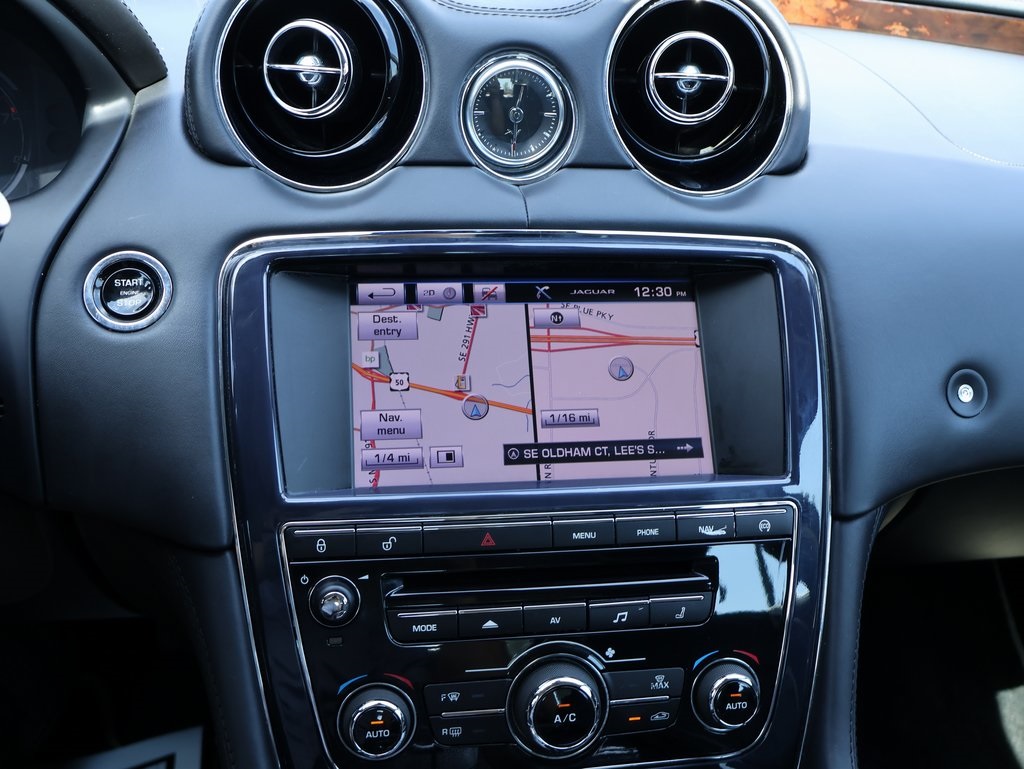 2014 Jaguar XJ Base photo 20