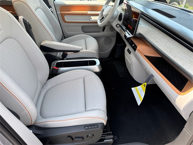 2025 Volkswagen ID. Buzz Pro Plus photo 17