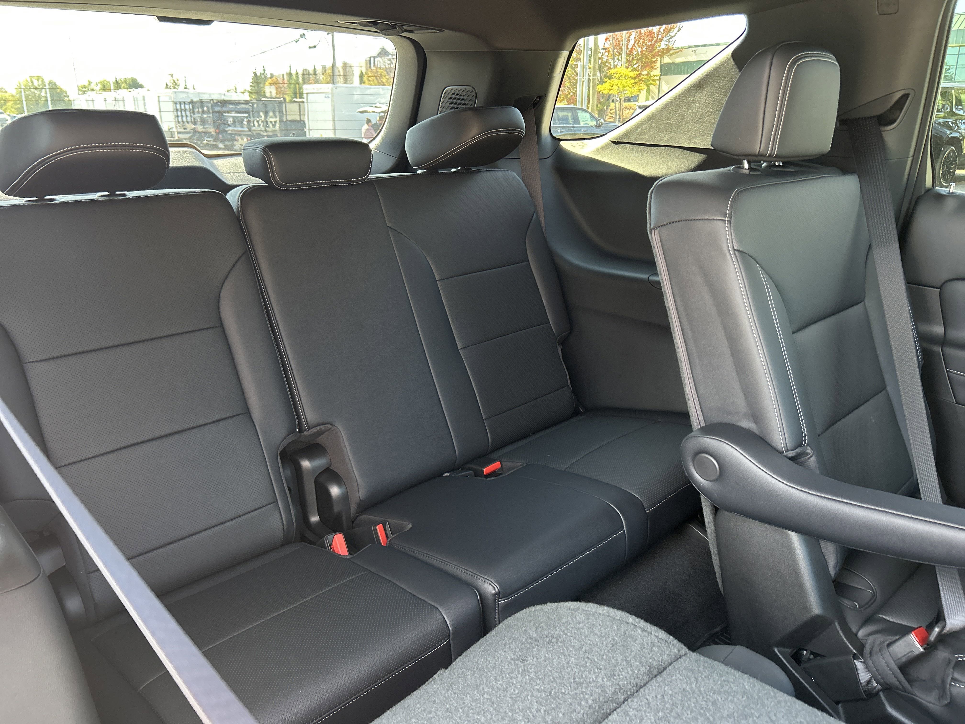 2026 Chevrolet Traverse photo 4