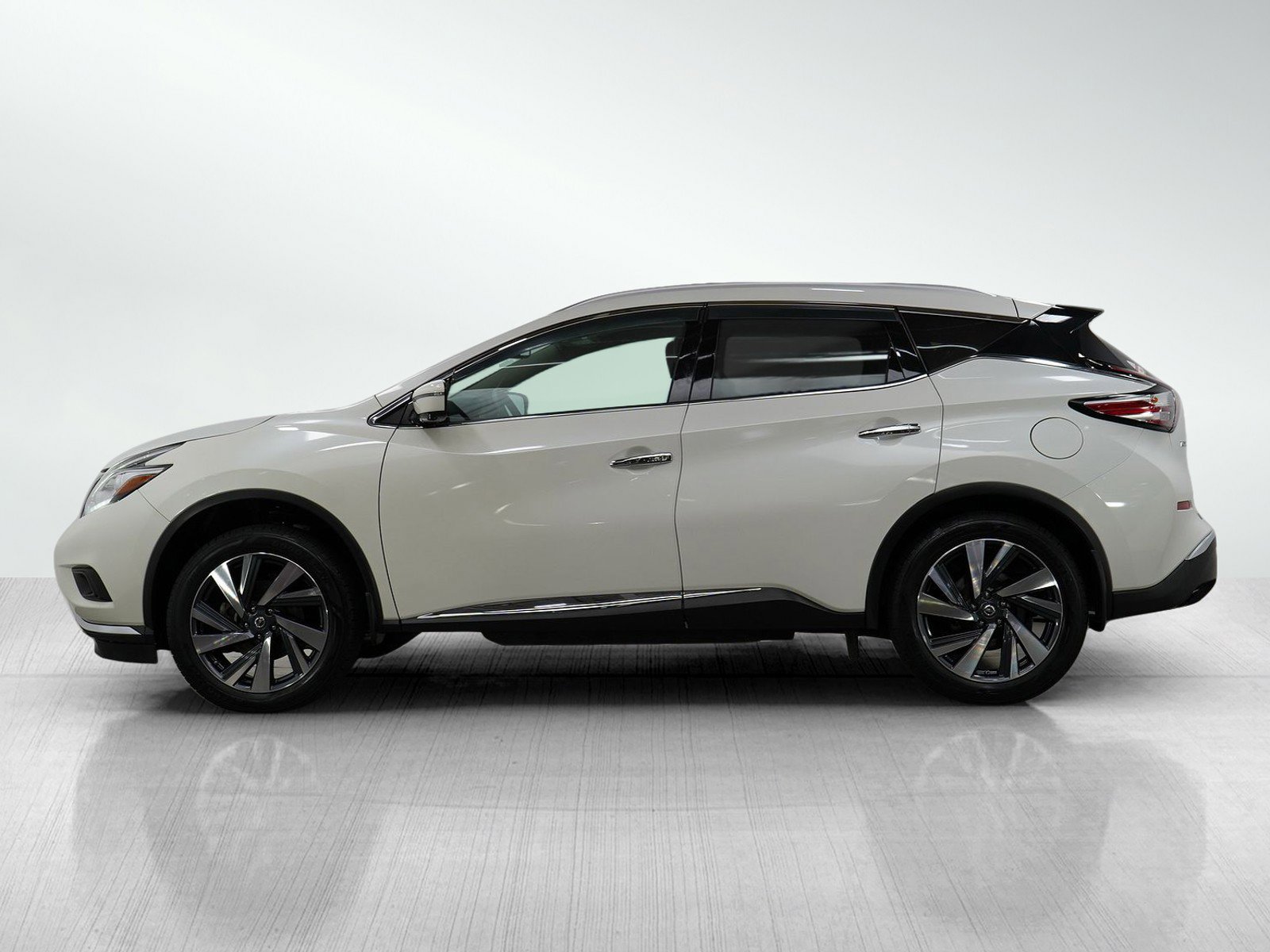Used 2016 Nissan Murano Platinum with VIN 5N1AZ2MH6GN166862 for sale in White Bear Lake, Minnesota