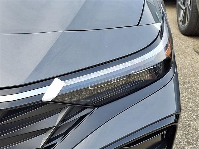 2026 Hyundai Elantra SEL Sport photo 4