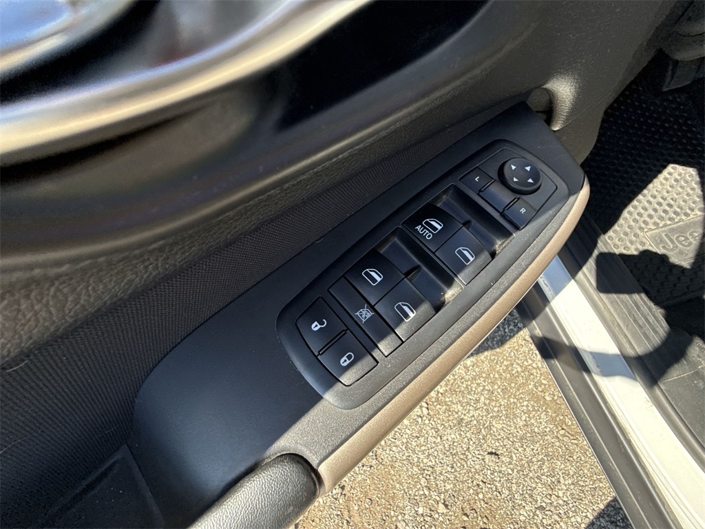 2018 Jeep Cherokee Latitude photo 15