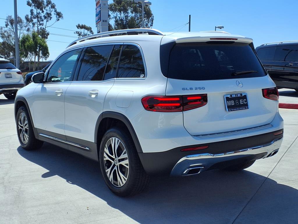 2026 Mercedes Benz GLB 250 photo 18