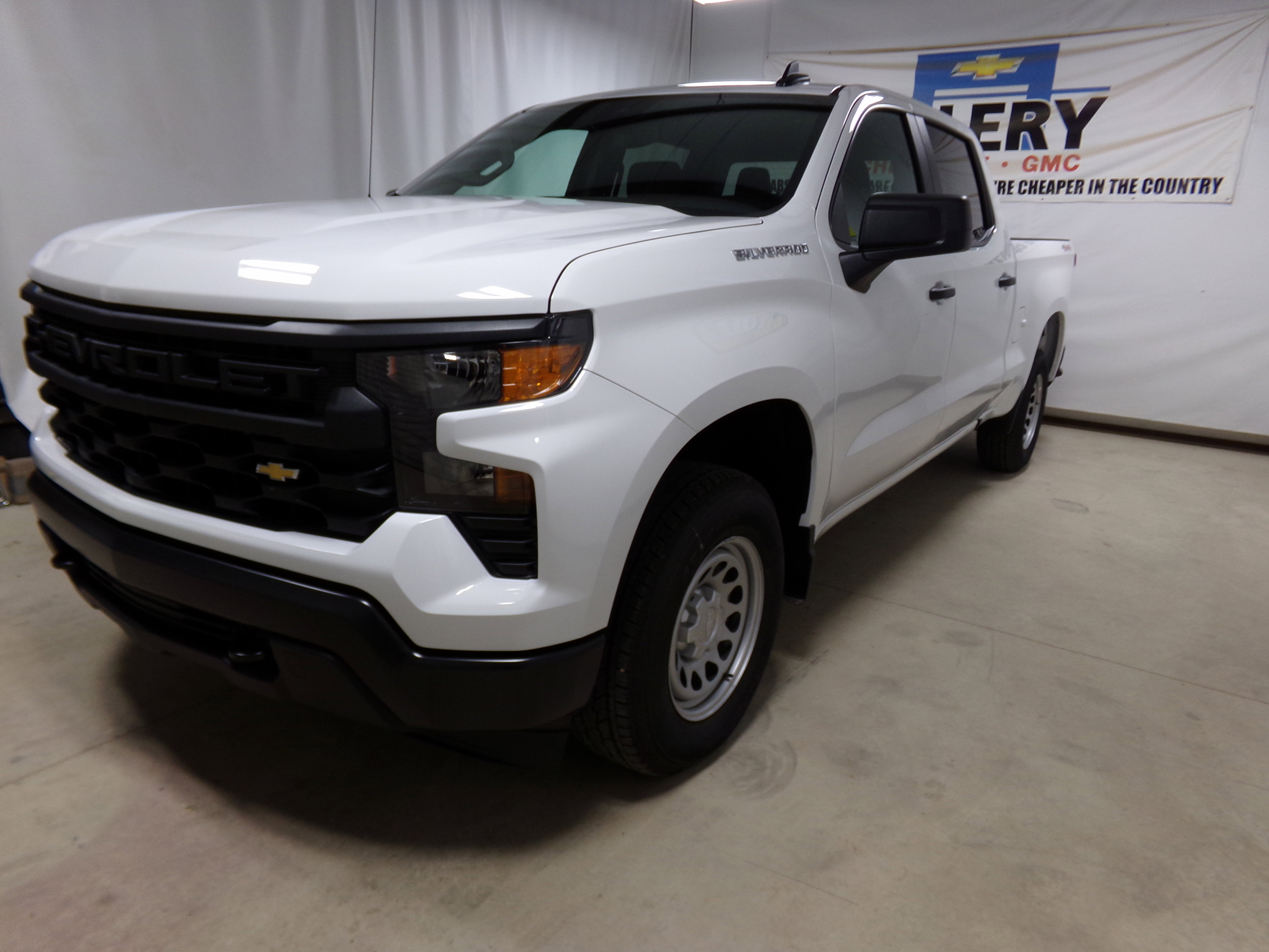 2026 Chevrolet Silverado 1500 photo 3