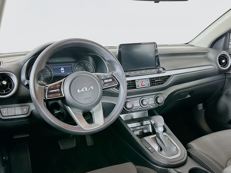 2024 Kia Forte LXS photo 3