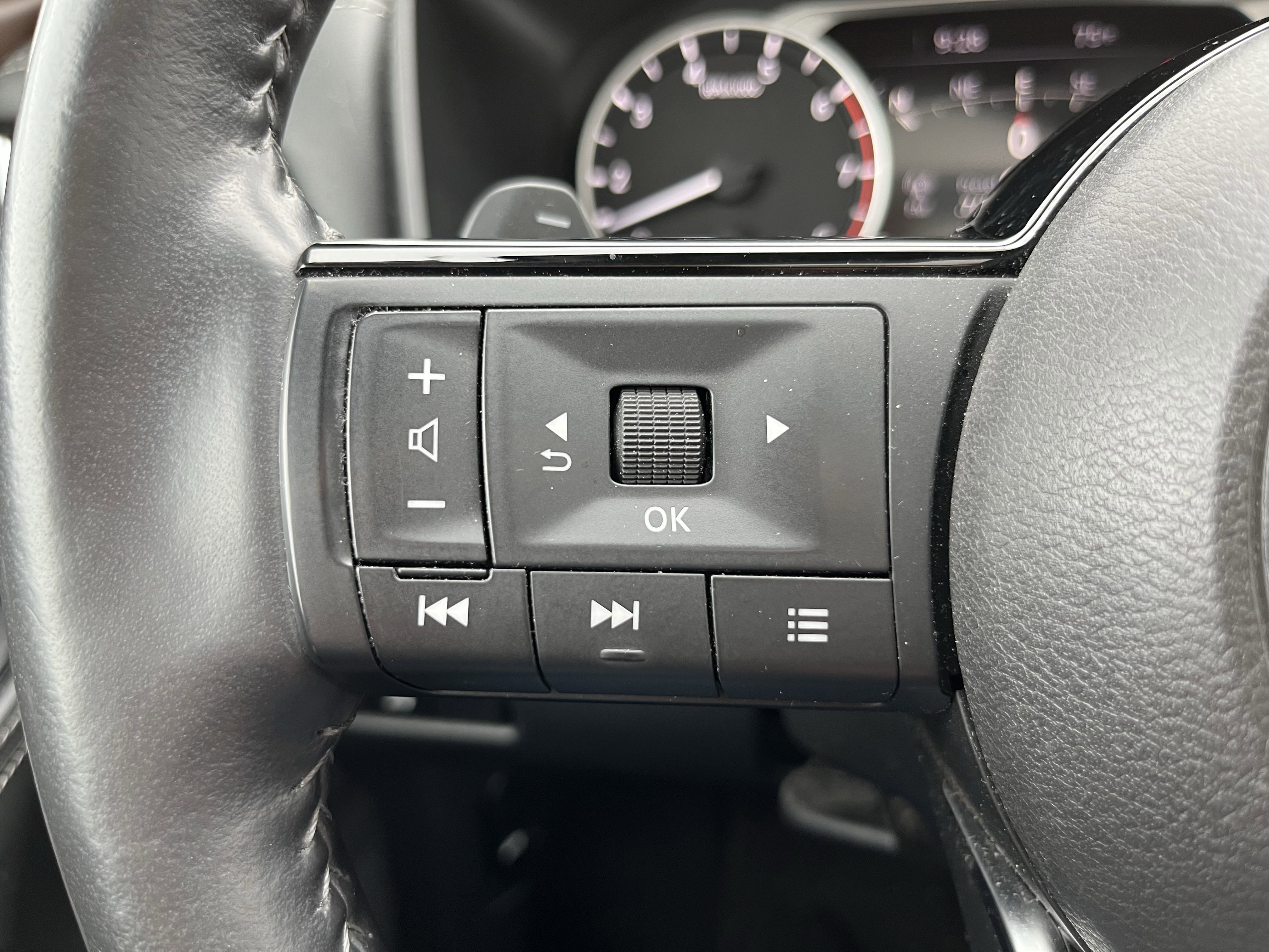 2022 Nissan Rogue AWD SL photo 3