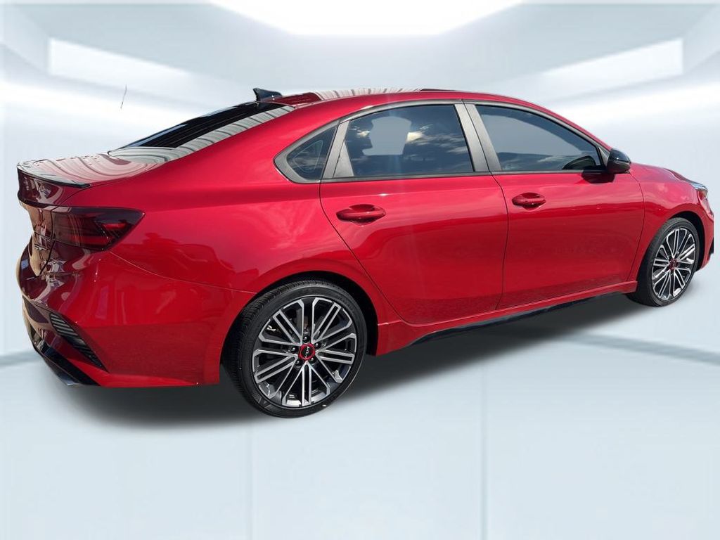 2022 Kia Forte GT photo 4