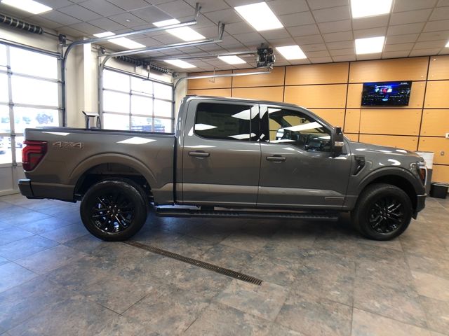 2025 Ford F-150 Lariat photo 4