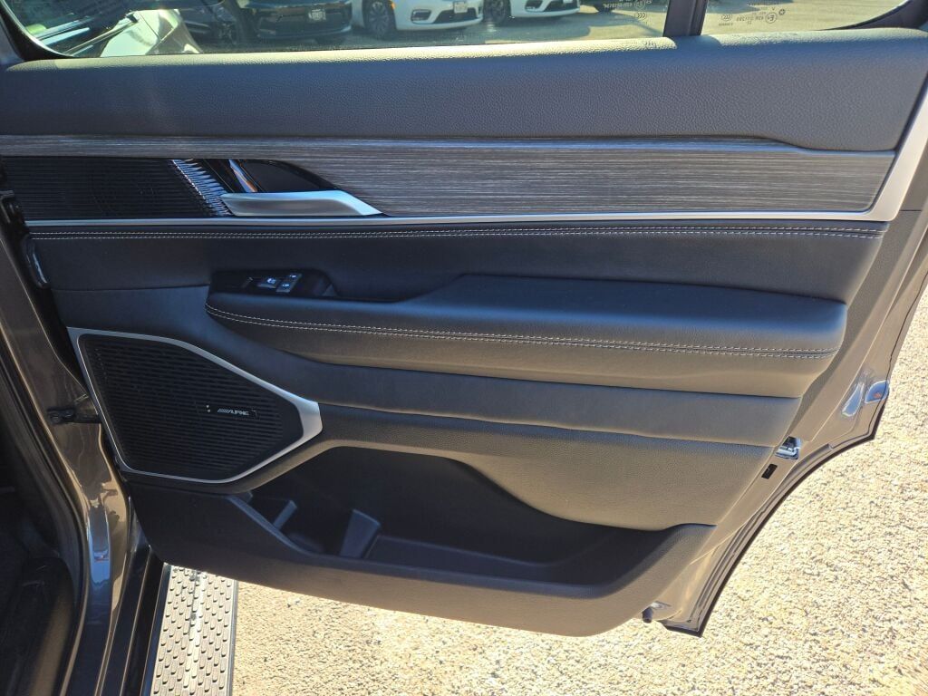 2024 Jeep Wagoneer Series II photo 4