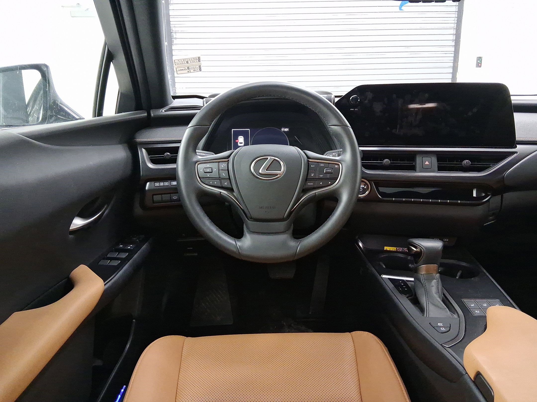 2024 Lexus UX 250h Premium photo 4