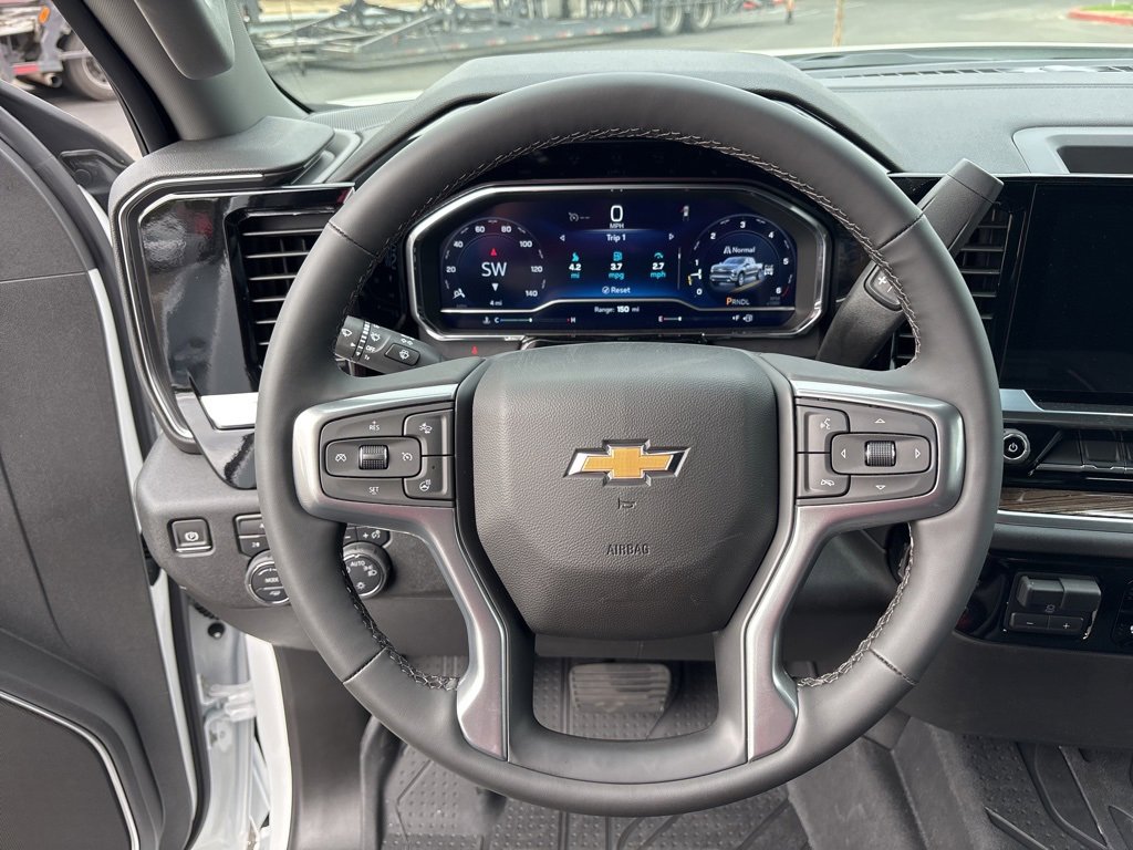 2025 Chevrolet Silverado 1500 LT photo 10