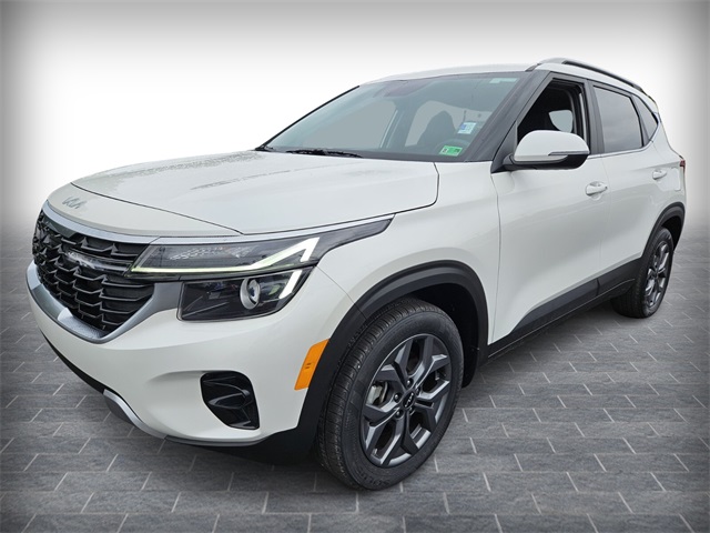 2024 Kia Seltos S photo 2