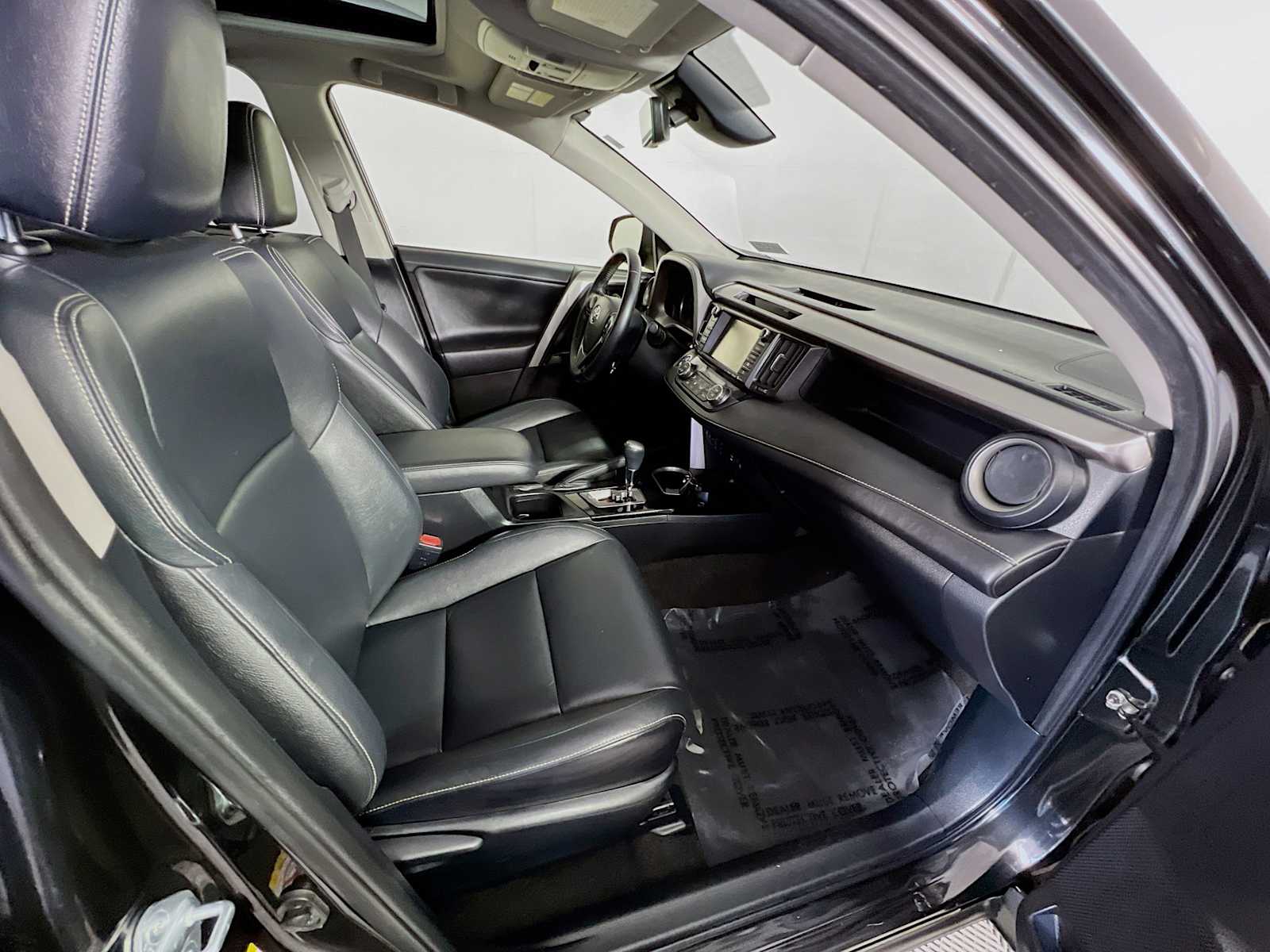 2016 Toyota RAV4 Hybrid Limited photo 27
