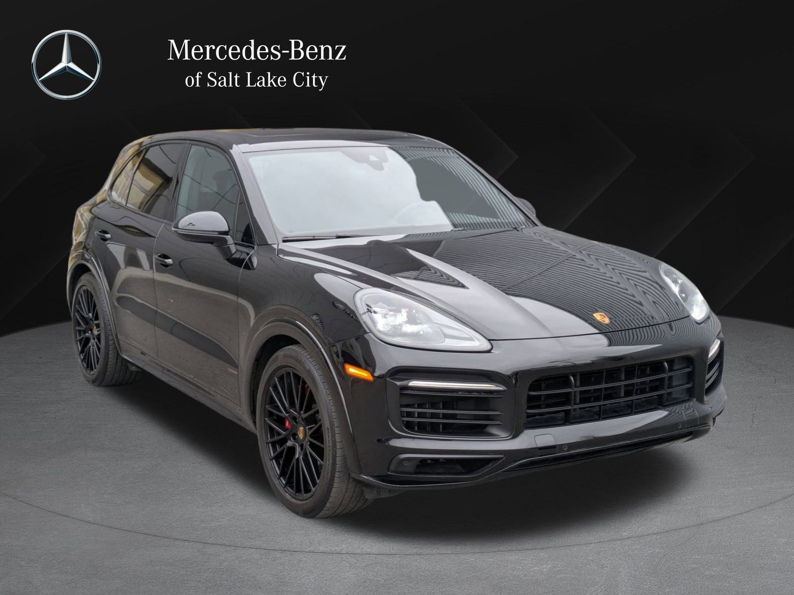 2022 Porsche Cayenne GTS's photo