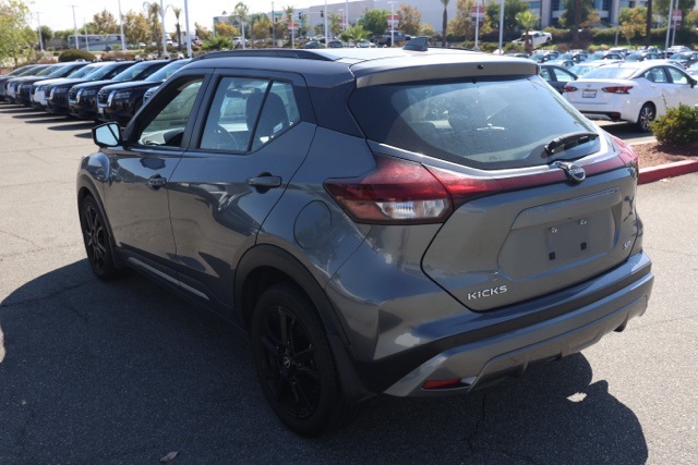 2023 Nissan Kicks SR photo 5