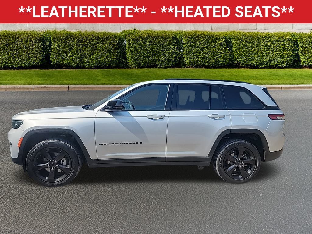 2023 Jeep Grand Cherokee Altitude photo 3