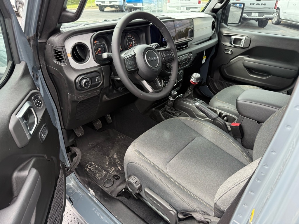 2025 Jeep Wrangler Sport S photo 4