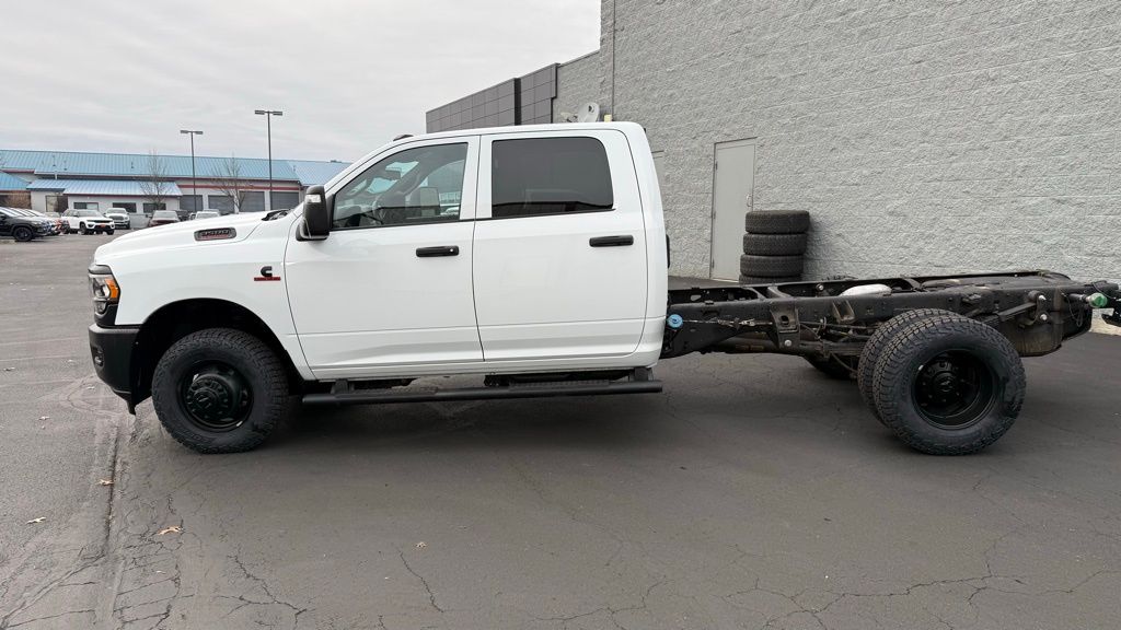 2024 Ram 3500 Tradesman photo 4