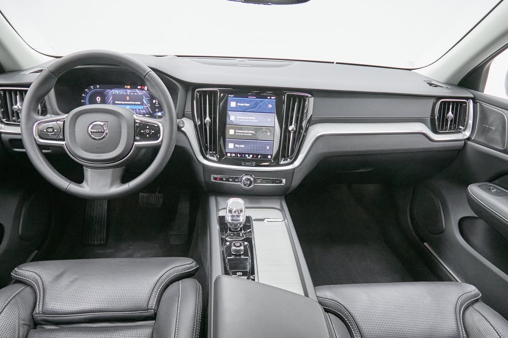 2024 VOLVO V60CC - Image 24