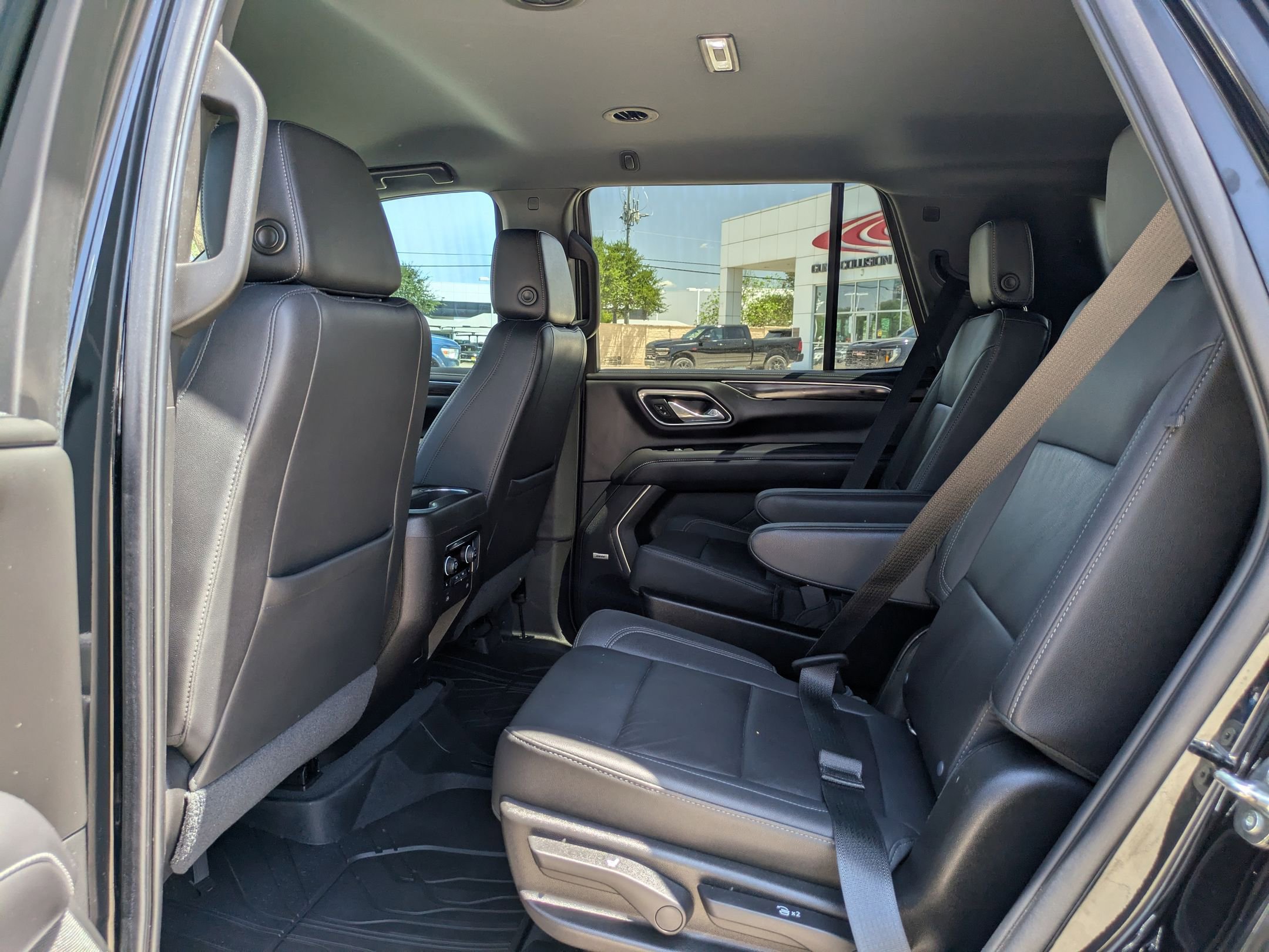 2021 Chevrolet Tahoe Z71 photo 14