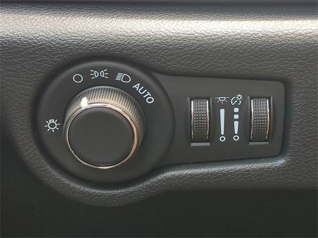 2026 Chrysler Voyager LX photo 24