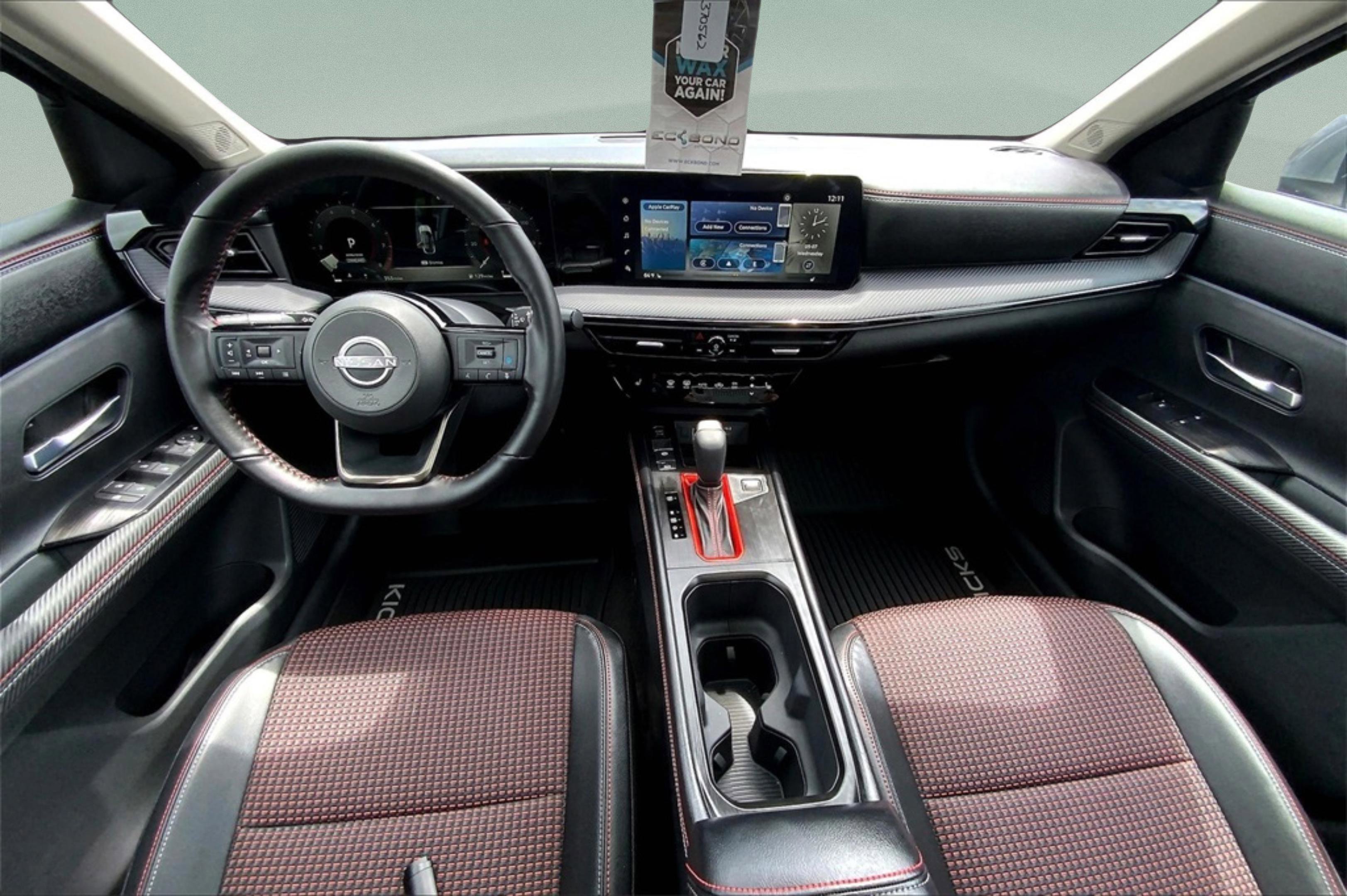 2025 Nissan Kicks SR photo 5