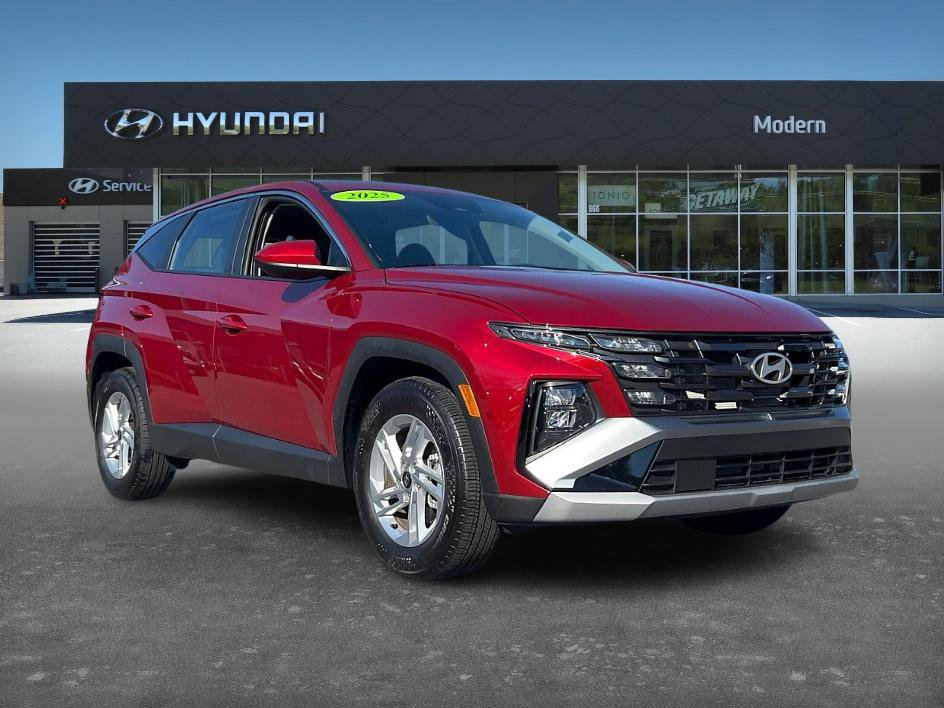 2025 Hyundai Tucson SE photo 3