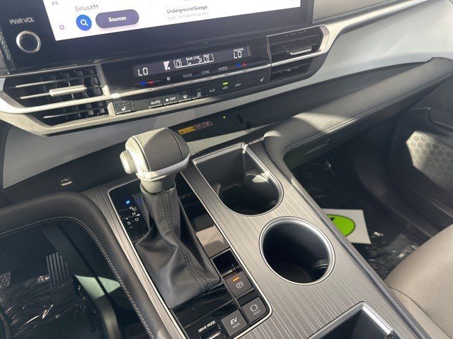 2025 Toyota Sienna XLE photo 21