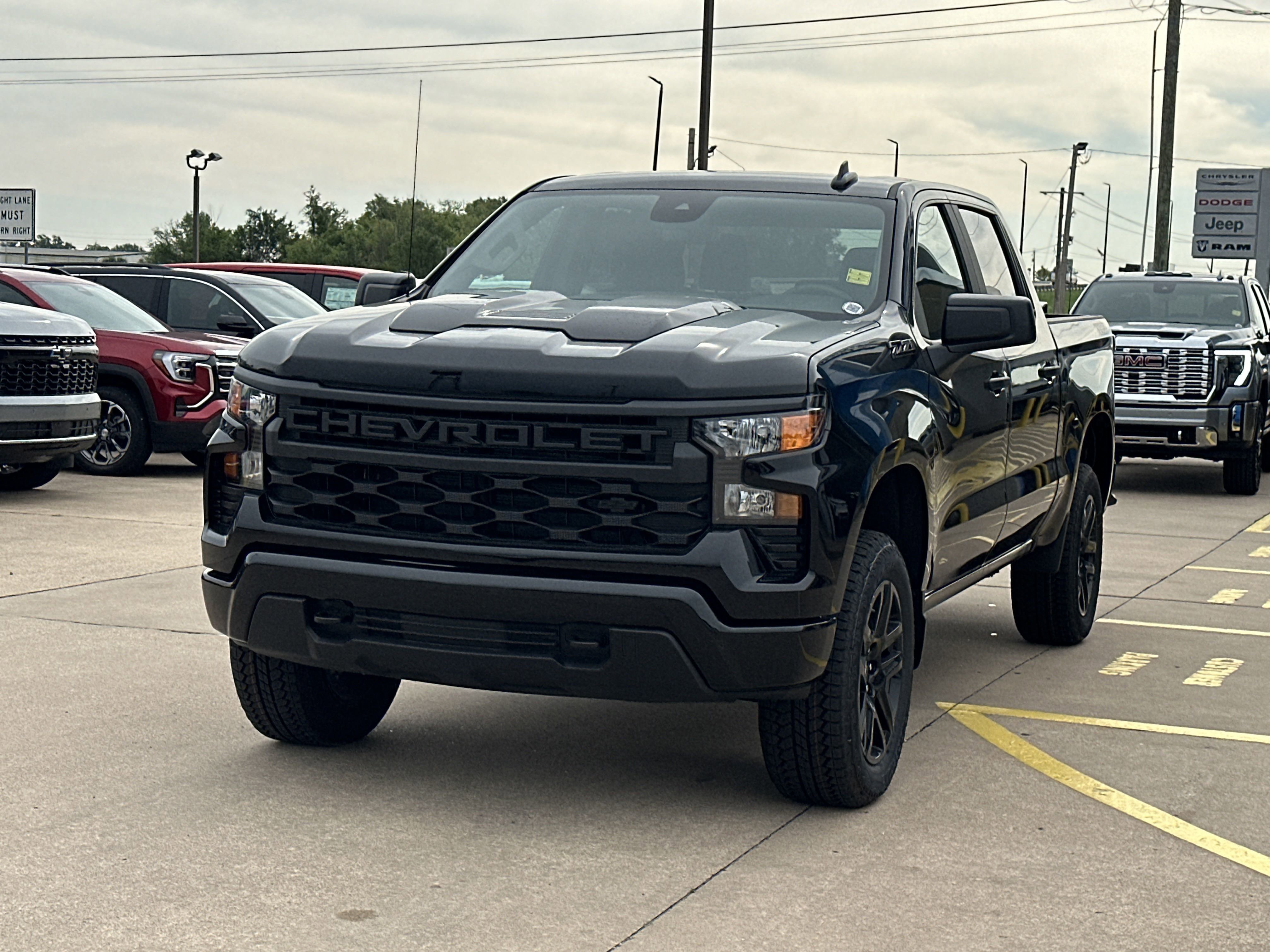 2025 Chevrolet Silverado 1500 Custom Trail Boss photo 6
