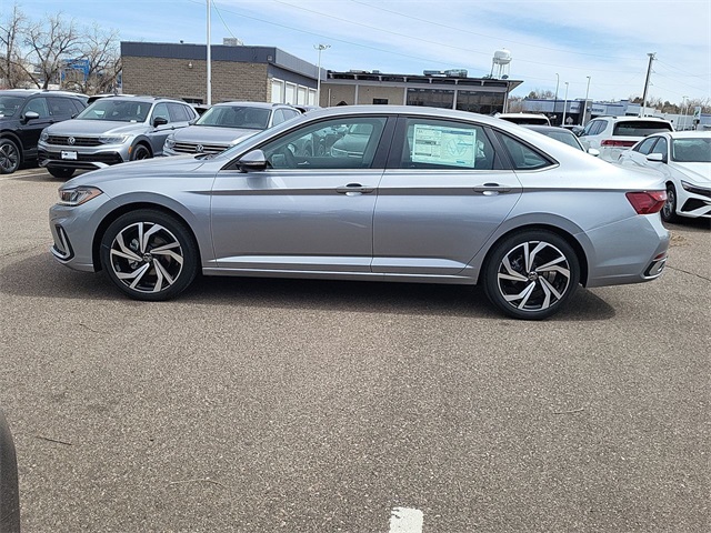 2025 Volkswagen Jetta 1.5T SEL photo 2