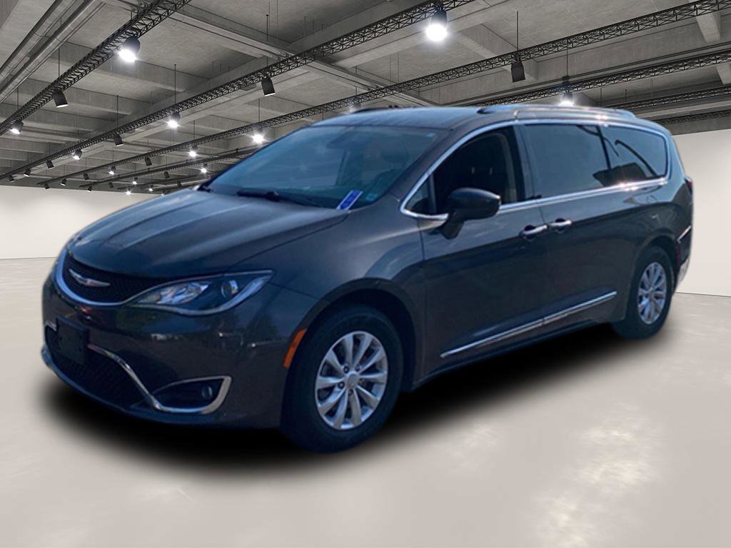 2019 Chrysler Pacifica Touring L photo 3