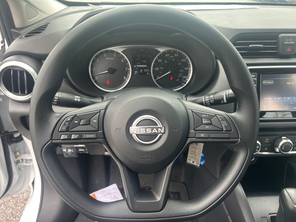 2025 Nissan Versa 1.6 S photo 19