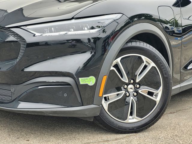 2022 Ford Mustang Mach-E Select photo 3