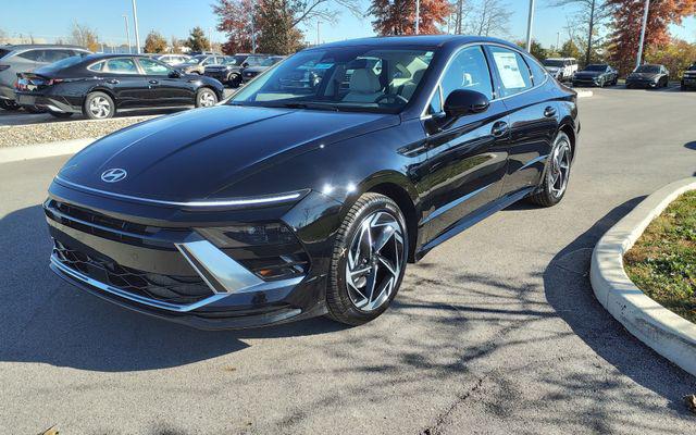 2026 Hyundai Sonata SEL Sport photo 2