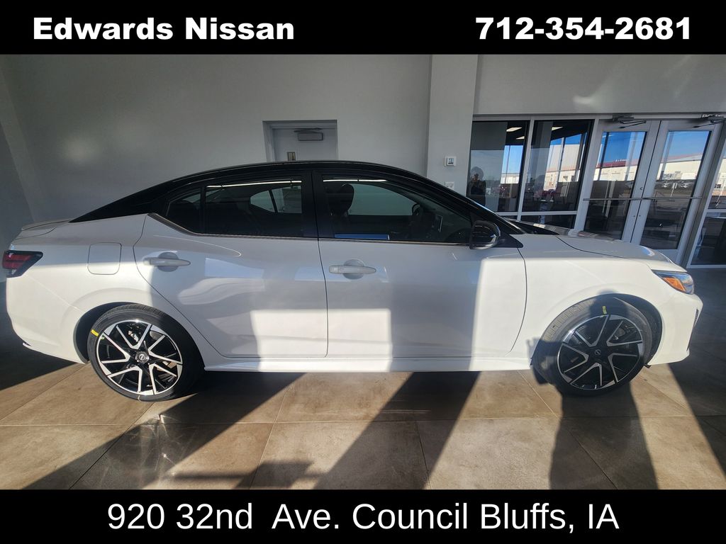 2025 Nissan Sentra SR's photo