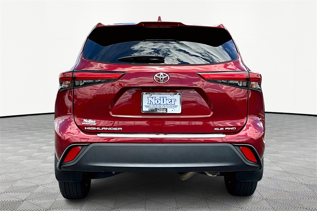 Image 4 of Pre-Owned 2022 Toyota Highlander XLE