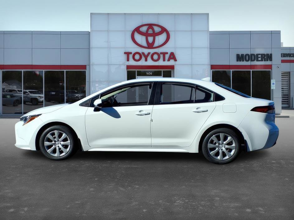 2026 Toyota Corolla LE photo 3