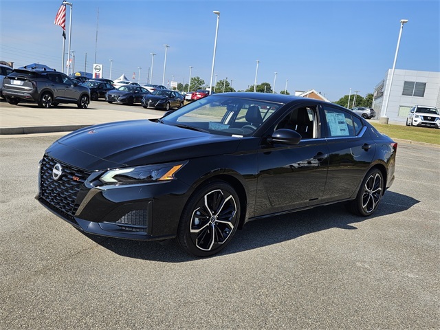 2025 Nissan Altima 2.5 SR photo 3