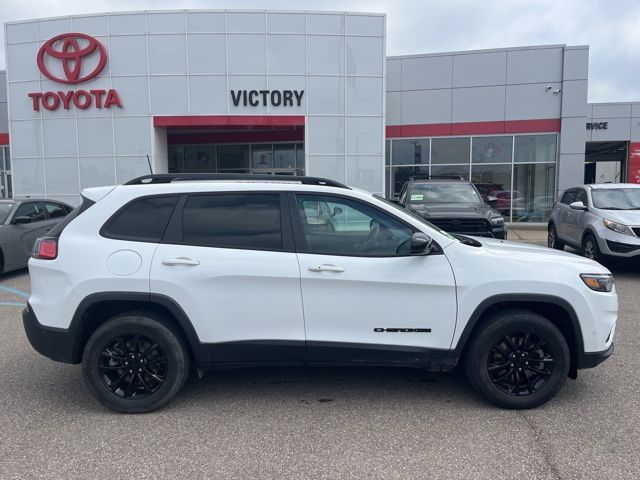2023 Jeep Cherokee Altitude photo 3