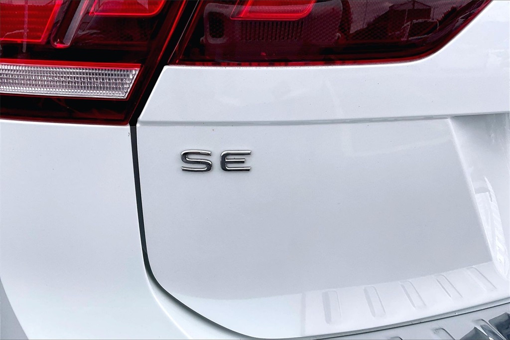 2022 VOLKSWAGEN TIGUAN - Image 30