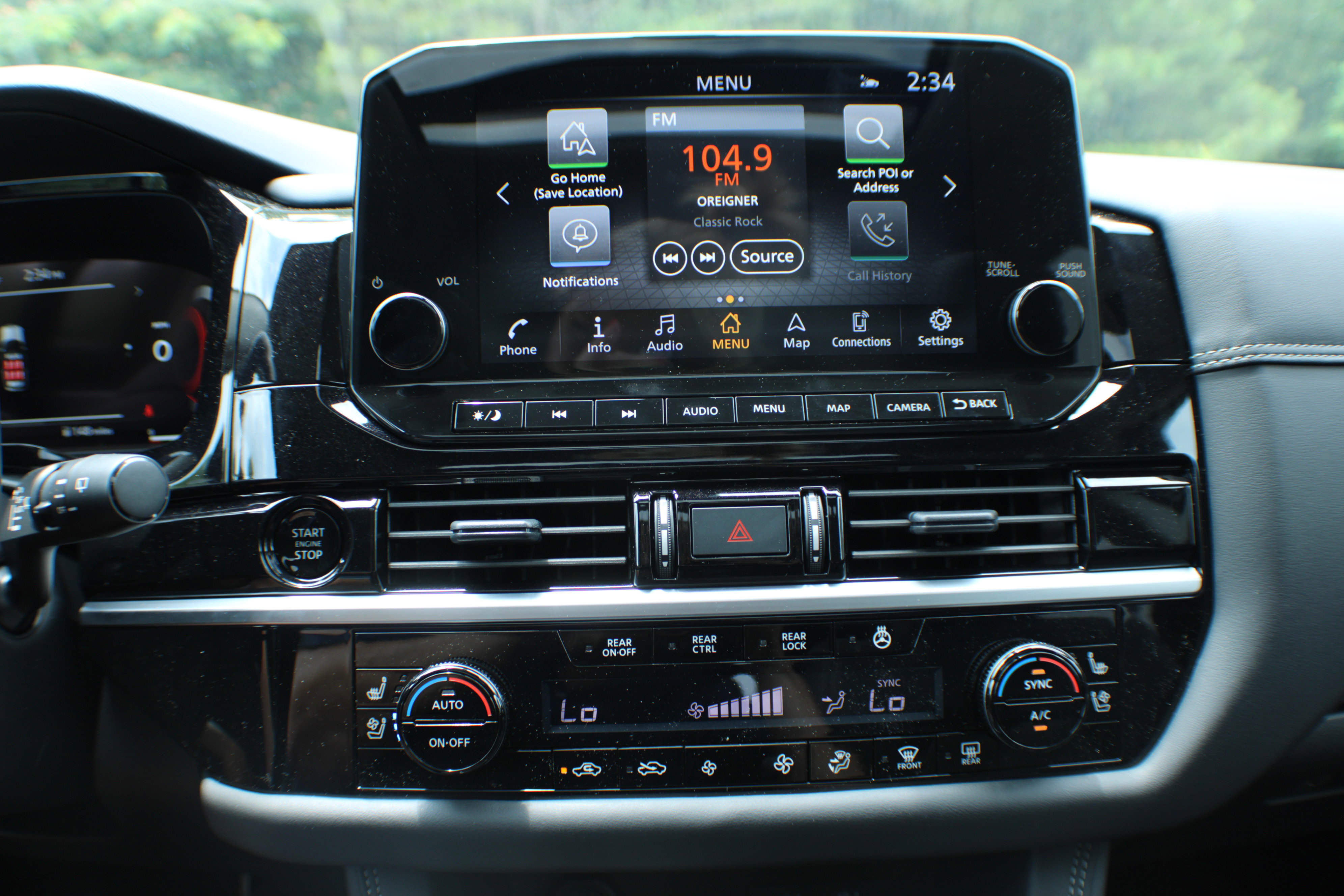 2025 Nissan Pathfinder Platinum photo 4
