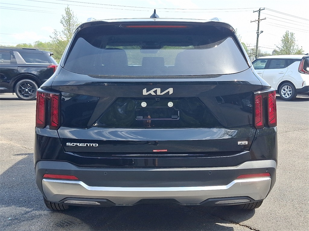 2025 Kia Sorento S photo 5
