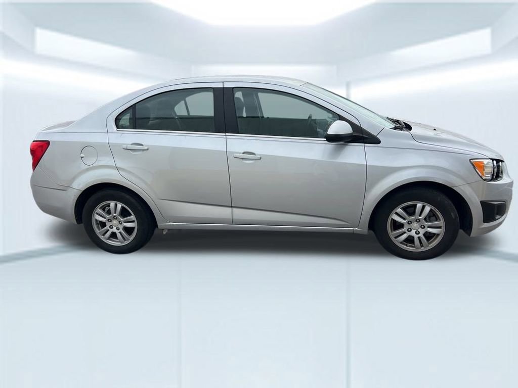 2015 Chevrolet Sonic LT photo 3