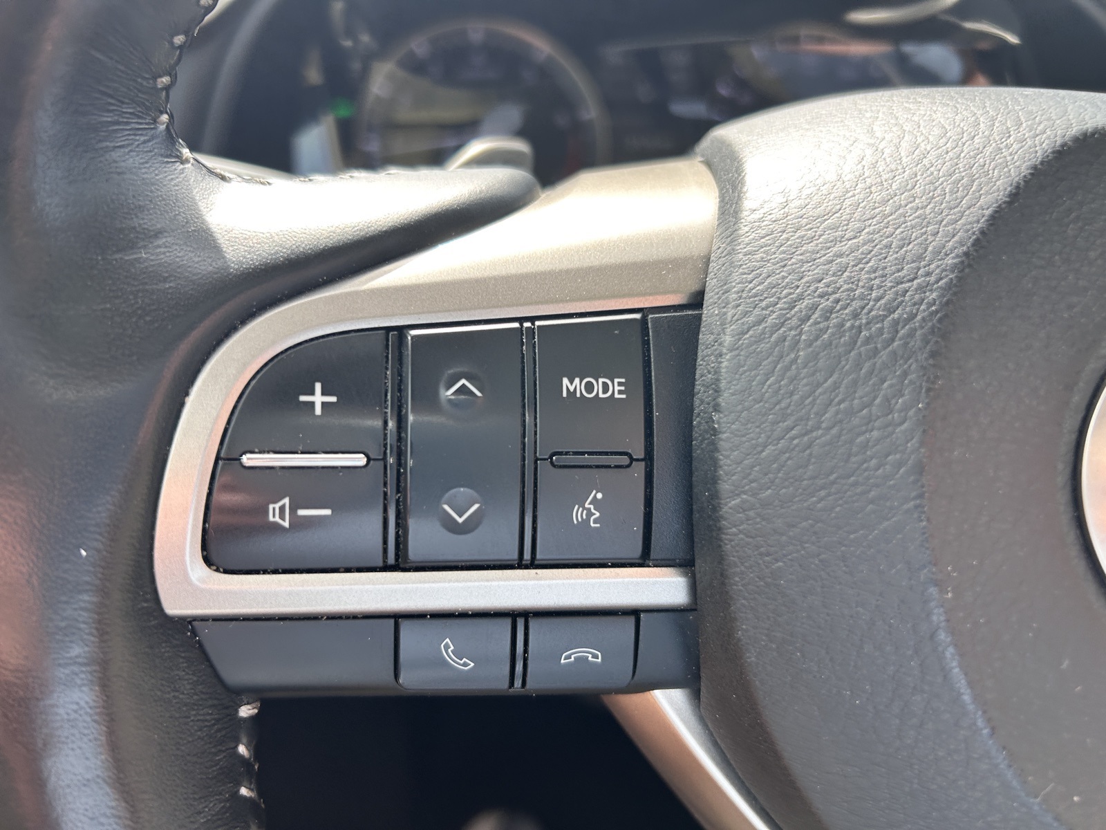2022 Lexus RX 350L photo 29