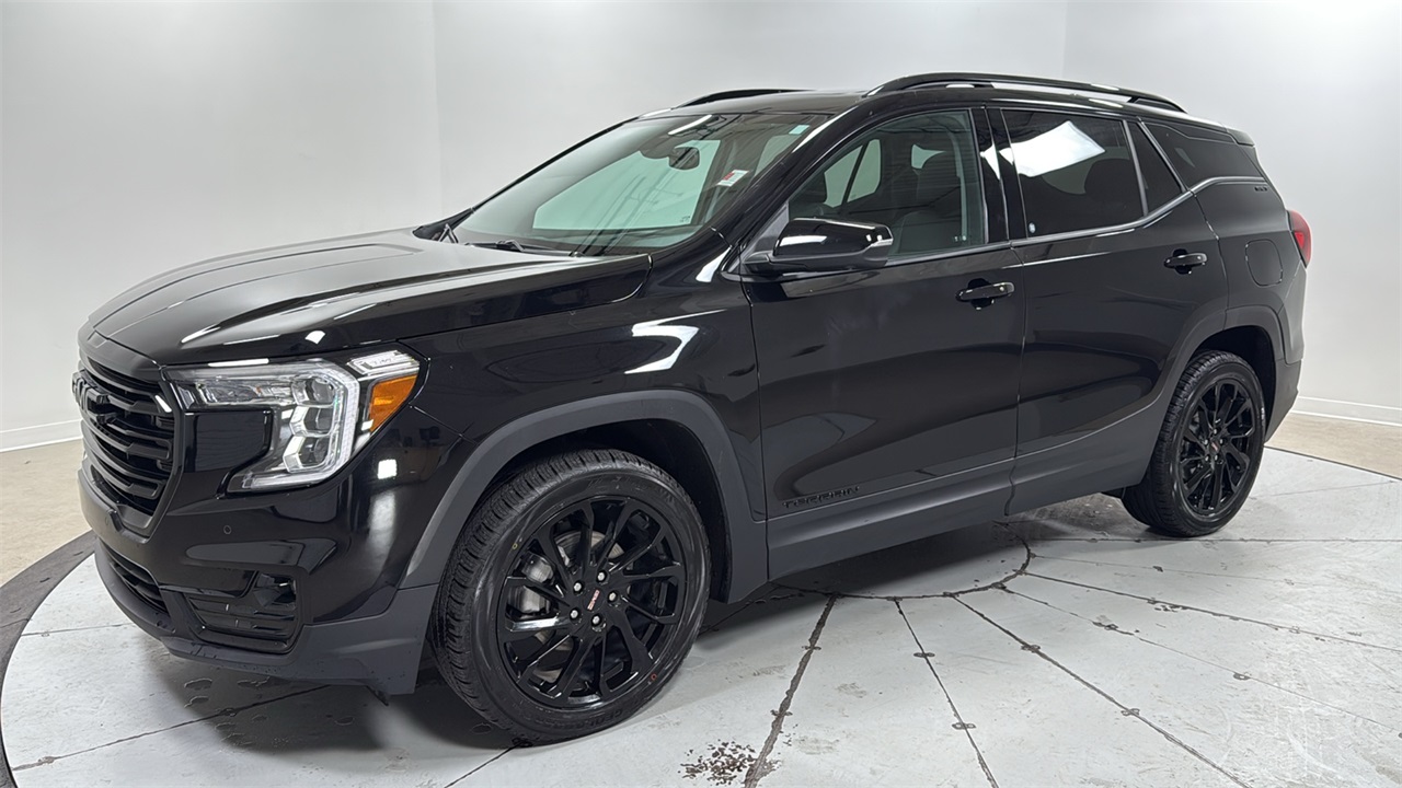 2024 GMC Terrain SLT's photo