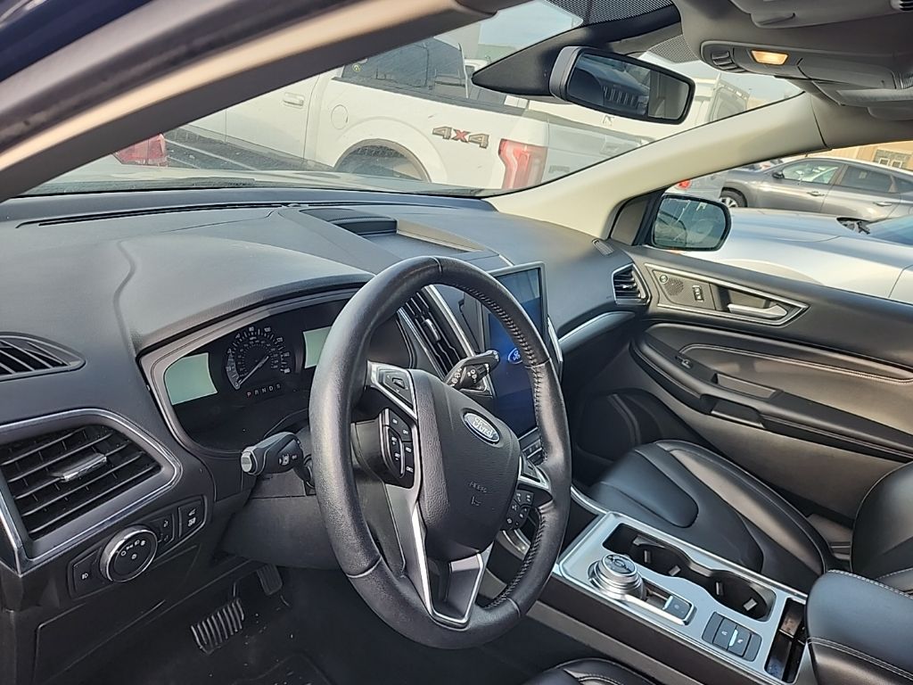 2022 Ford Edge Titanium photo 11