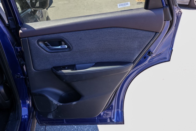 2023 Nissan Rogue SV photo 17