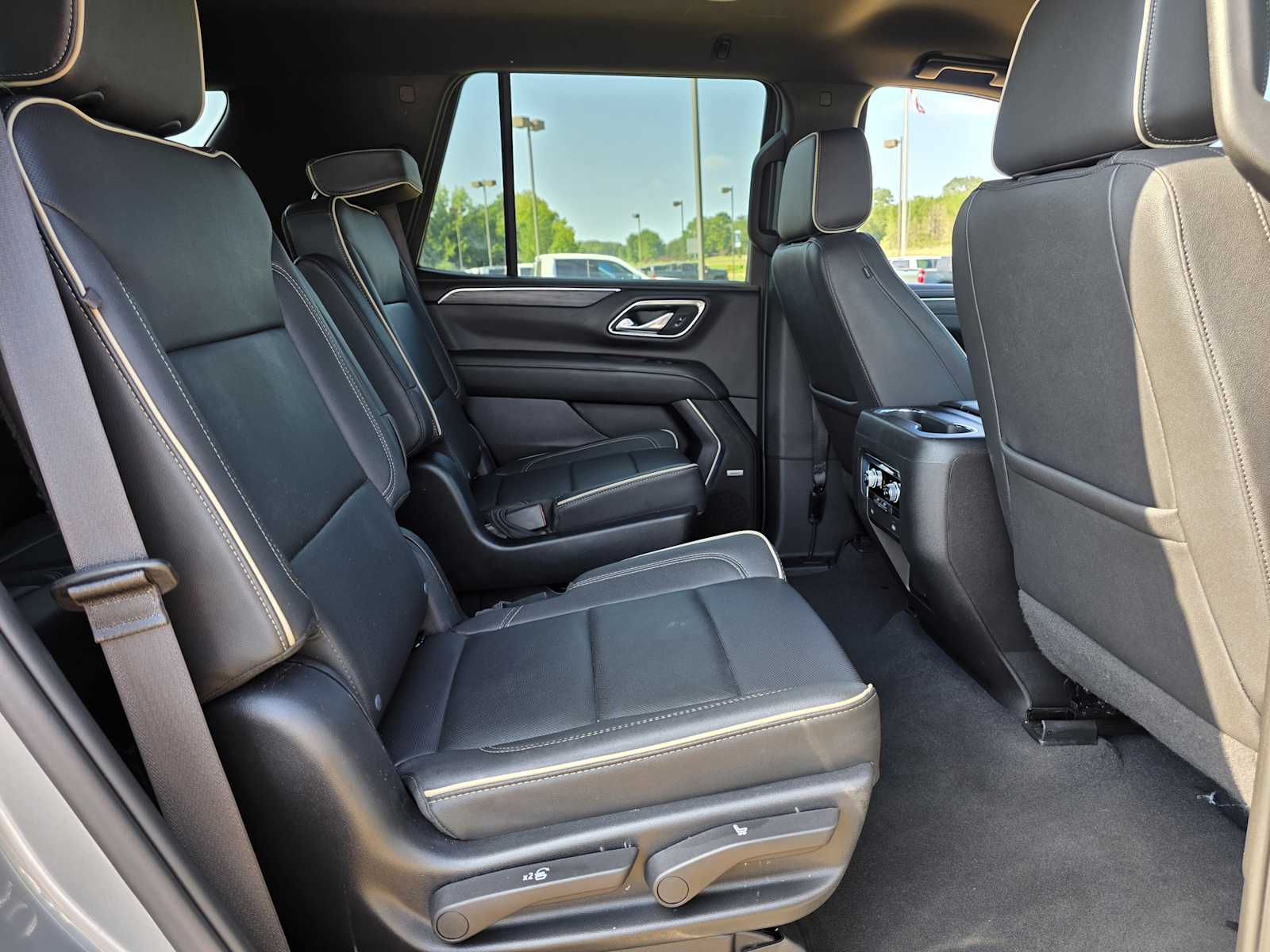 2023 Gmc Yukon SLT photo 29