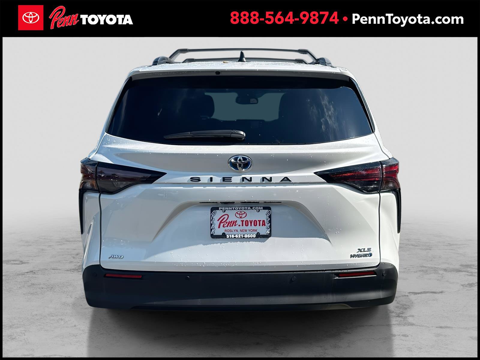 2023 Toyota Sienna XLE photo 4
